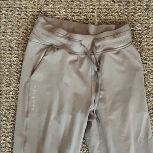 balance joggers in logic